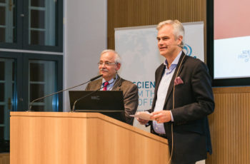 Die beiden Moderatoren Günther Steger und Christian Singer luden nach den Einzelreferaten zur Panel-Diskussion, die parallel zu den Fallpräsentationen stattfand.