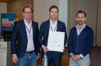 Maximilian Marhold war an diesem Wochenende im Dauereinsatz und erhielt die andere Hälfte des ABCSG-Grants, hier mit Christoph Tausch (links) und Florian Fitzal.
